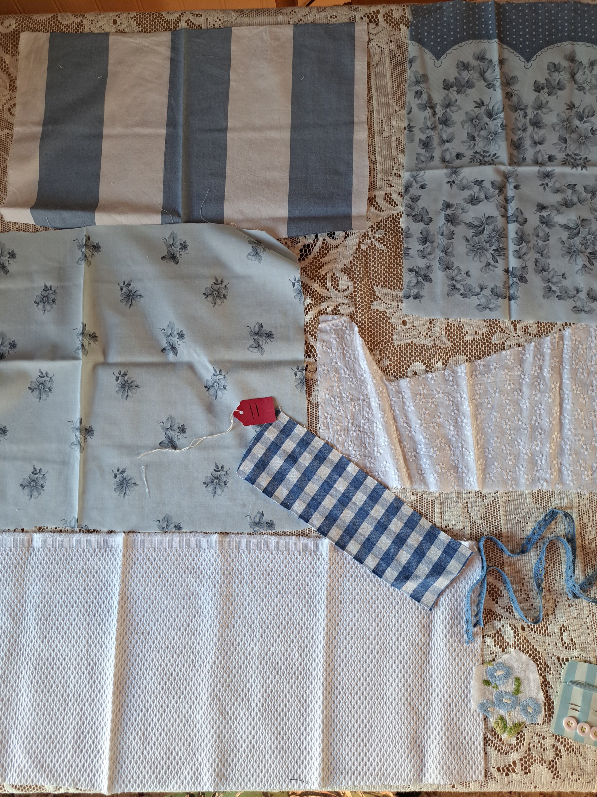 Package contents - note the lace tablecloth in all of the photos is only for styling not included in these packages. IF YOU REQUIRE GIFT WRAP AND BOX PLEASE ADD TO YOUR CART AS EXTRA 