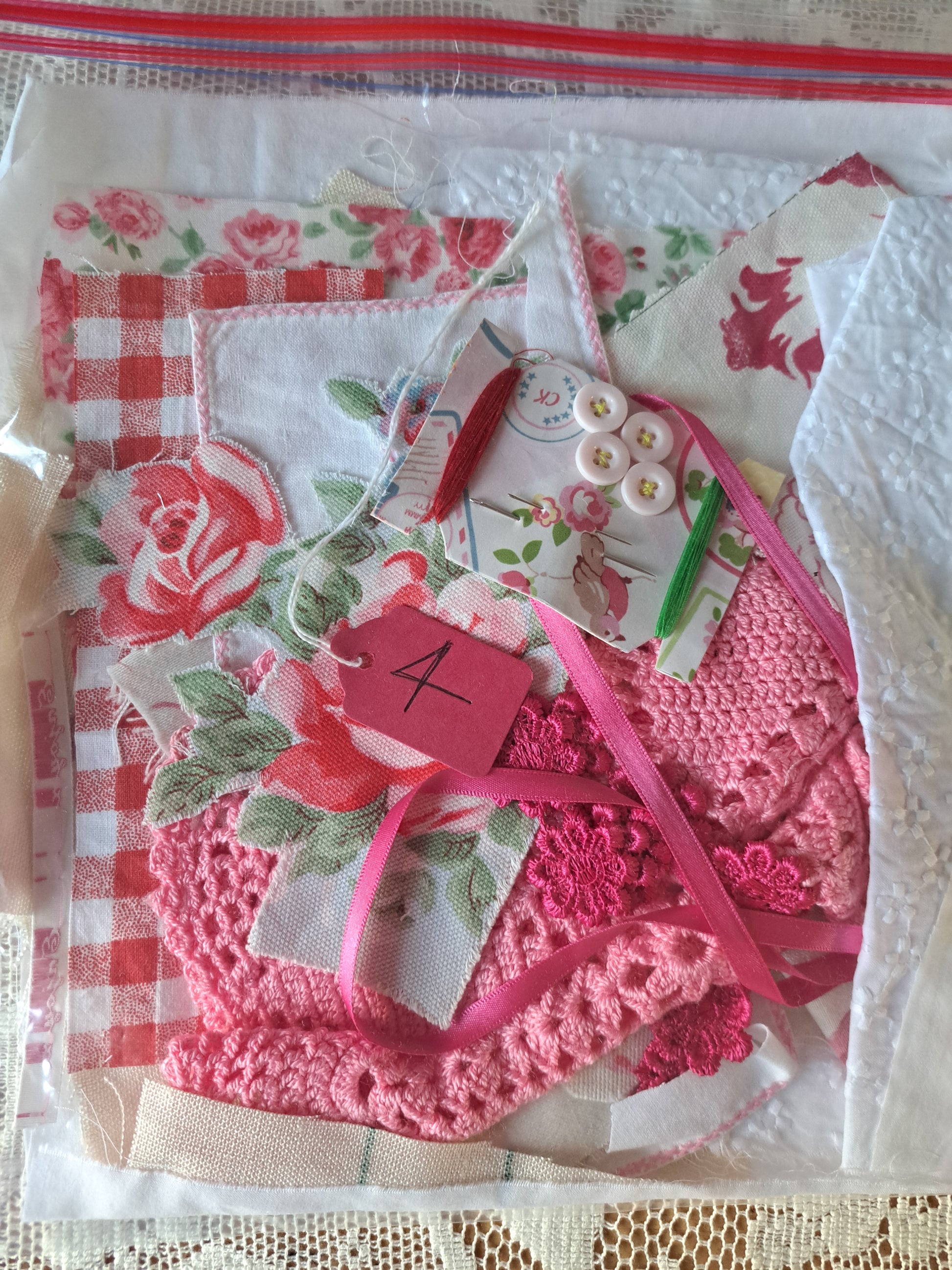 Red/pinks/creams/whites mixed  note the lace tablecloth in all of the photos is only for styling not included in these packages