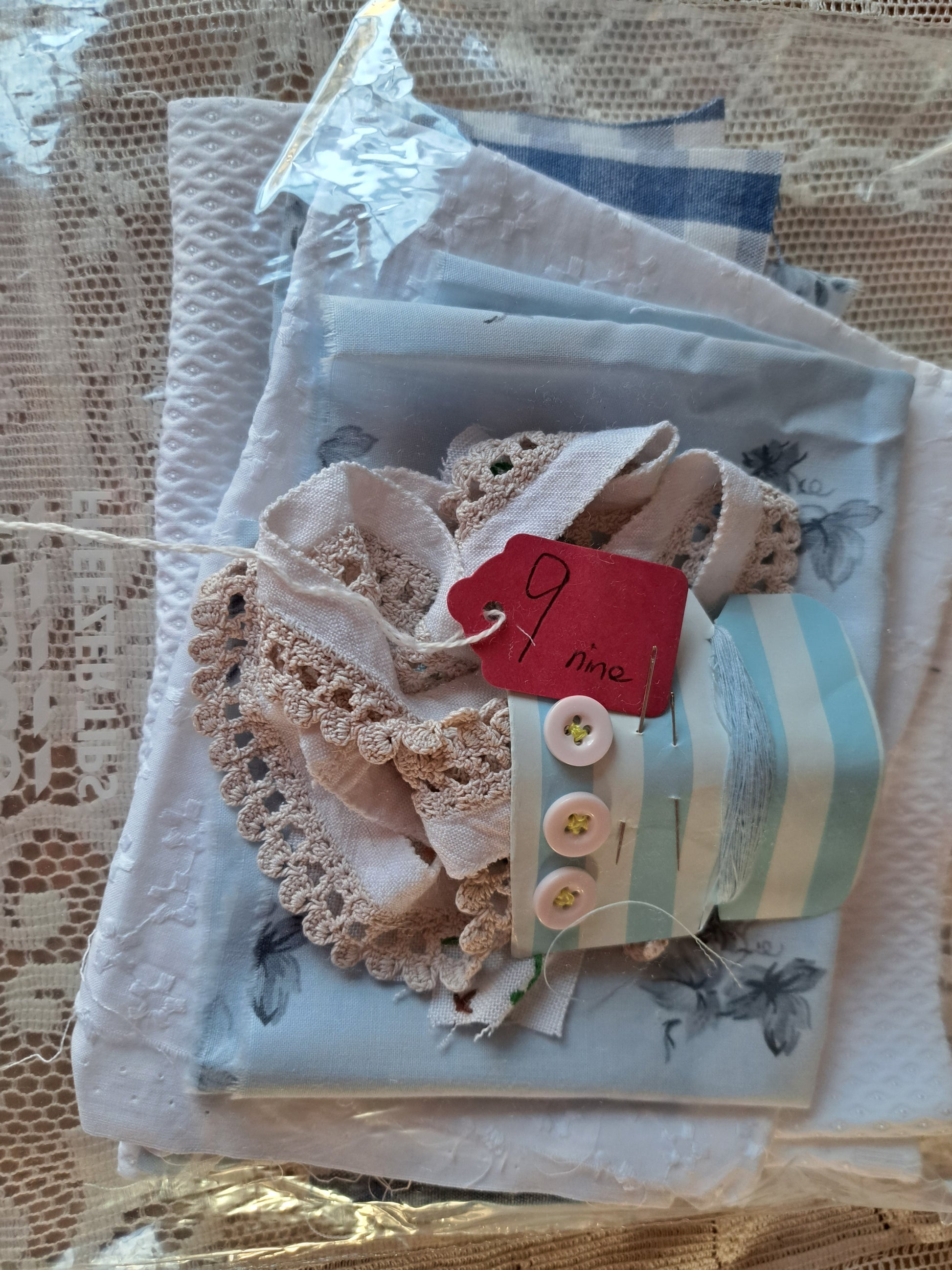Package contents Blue and White - note the lace tablecloth in all of the photos is only for styling not included in these packages
